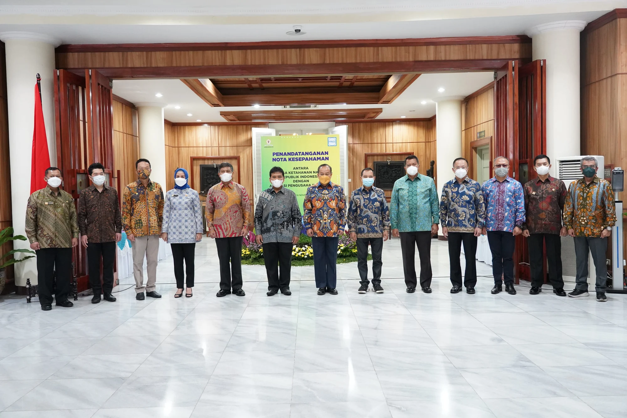 LAPORAN TAHUNAN APINDO Provinsi Kalimantan Timur 2021